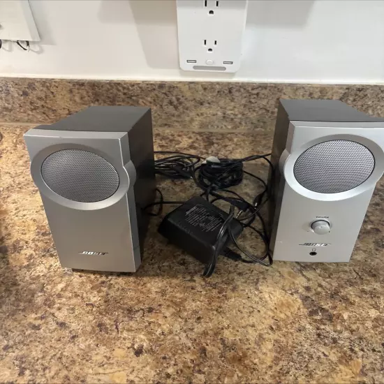 Bose Companion 2Multimedia Computer Speakers. Tested With Power And Audio Cord