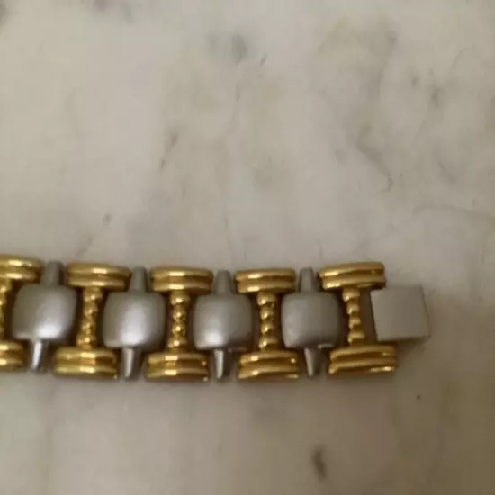 UNISEX~ 8.5" x 5/8"~ SILVER AND GOLD HEALING MAGNETIC LINK BRACELET~NEW