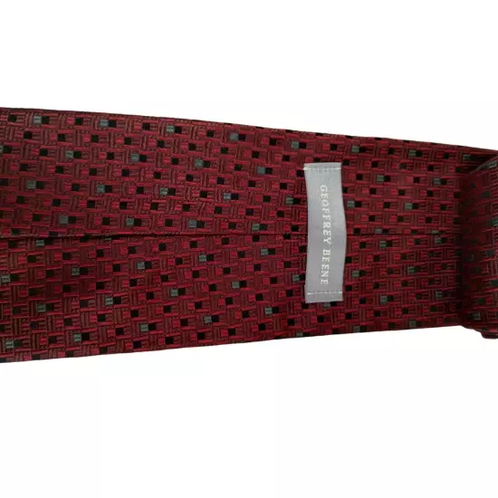 Geoffrey Beene Mens Red Geometric Silk Tie Elegant and Stylish Necktie