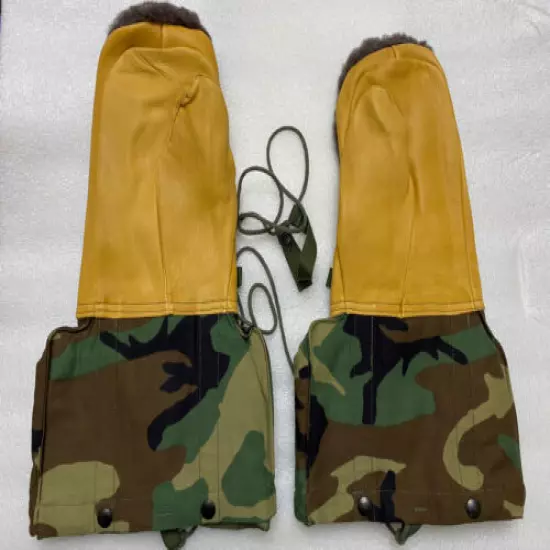 US. Military Woodland Camouflage Arctic Mittens with Liners Size Large New