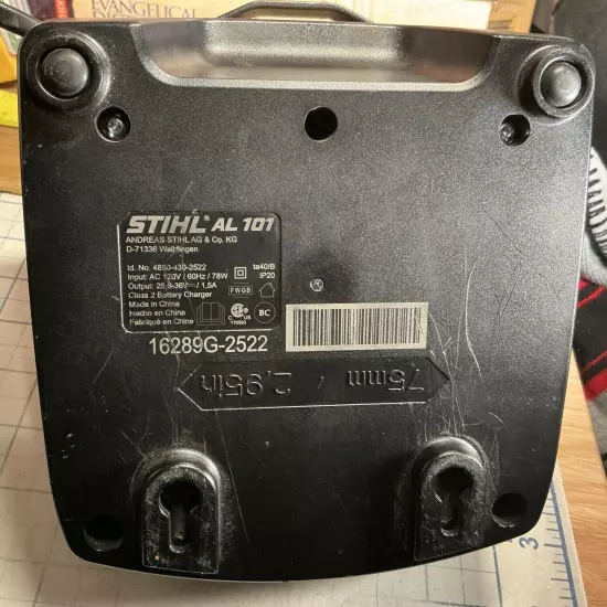 Stihl AK20 36V Battery 108 Wh And Stihl AL101 Battery Charging Unit