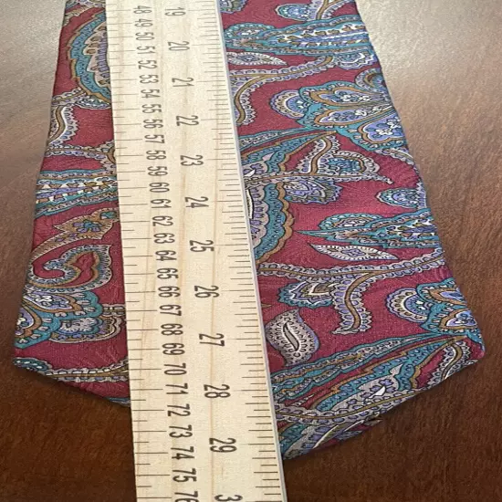 Geoffrey Beene, Made In Usa, 100% Silk Fabric From Italy, Men’s Neck Tie