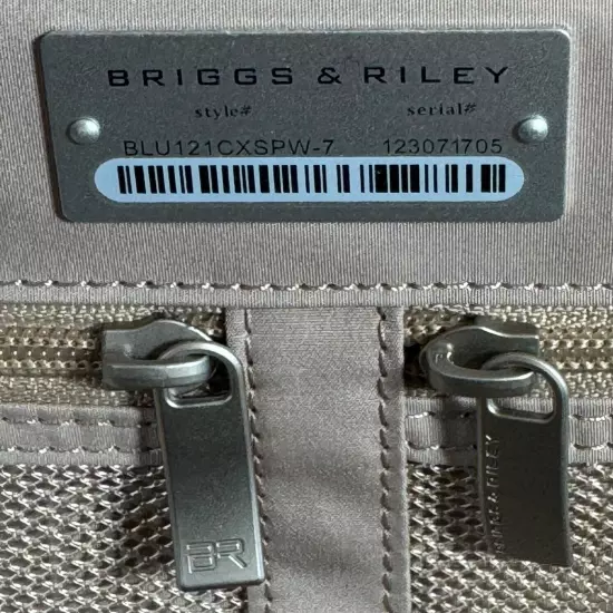 Briggs & Riley Baseline Global Carry-On Spinner Suitcase Luggage Olive New