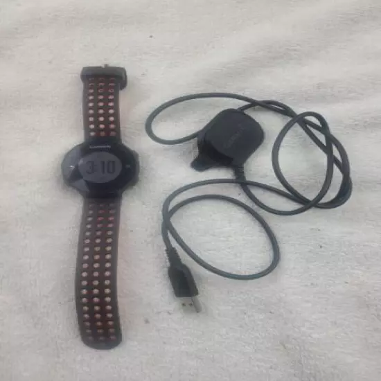 GARMIN APPROACH S6 GOLF WATCH BLACK AND ORANGE WITH CHARGER NICE CONDITION