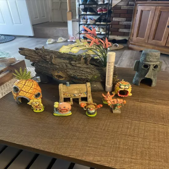 Lot of SpongeBob Squarepants Aquarium Decor 10 Pieces Plus