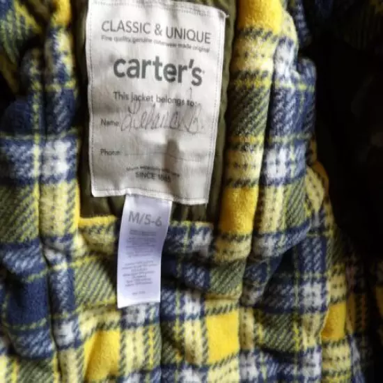 Carter's Thick coat with hood children size 5/6 Medium great very warm