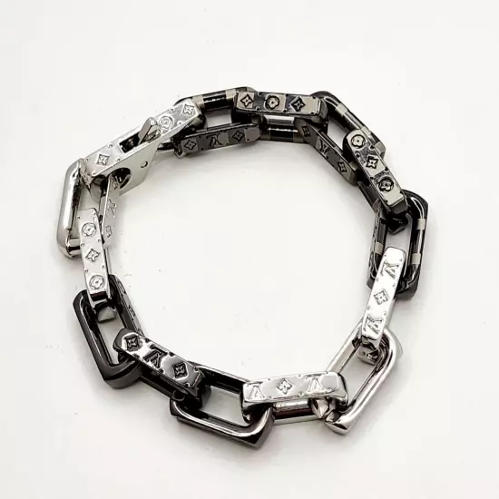 Louis Vuitton Men’s Monogram Chain Bracelet 