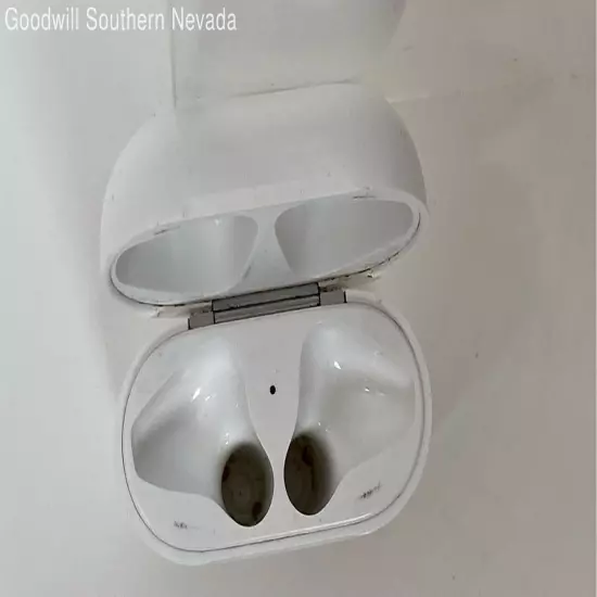 Apple AirPods A2031 Earbuds With Charging Case