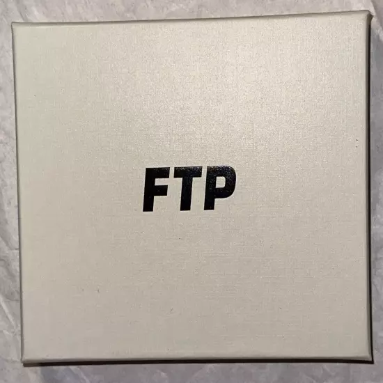 FTP Logo Répété Passport Holder (Black)