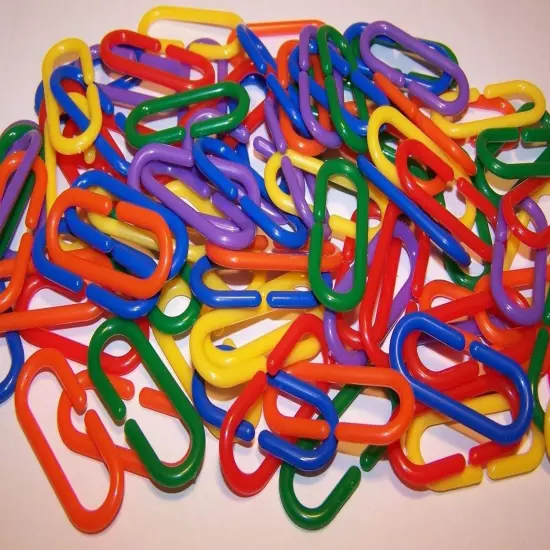 100 Plastic C-Clips Hooks Chain Links Sugar Glider Rat Parrot Bird Toy Parts