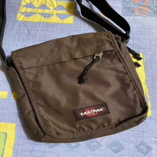 Vintage Eastpak Messenger Bag Shoulder Y2K 90’s Brown Hip Hop