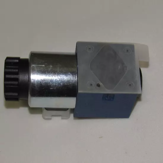 NEW REXROTH VALVE R900052621 M-3SED 6 UK13/350CG24N9K4 Direction Valve 