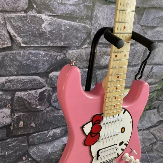 Hello Kitty Stratocaster Electric Guitar SSH Pickup Basswood body Fast delivery