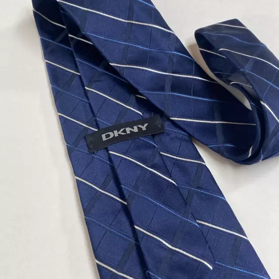 DKNY Blue 100% Silk Men’s Neck Tie Geometric Classic Adult Size Made In USA S66