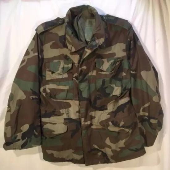 Mens MED REG woodland camo hunting/fishing/camping lined hooded long jacket