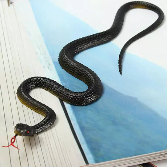 Realistic Manmade Soft Rubber Animal Fake Snake Garden Toy Prop Gift