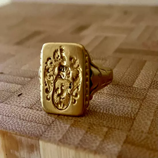 18K Yellow Gold Crest Signet Men's Ring Swiss Coat of Arms Vintage Stamped 750