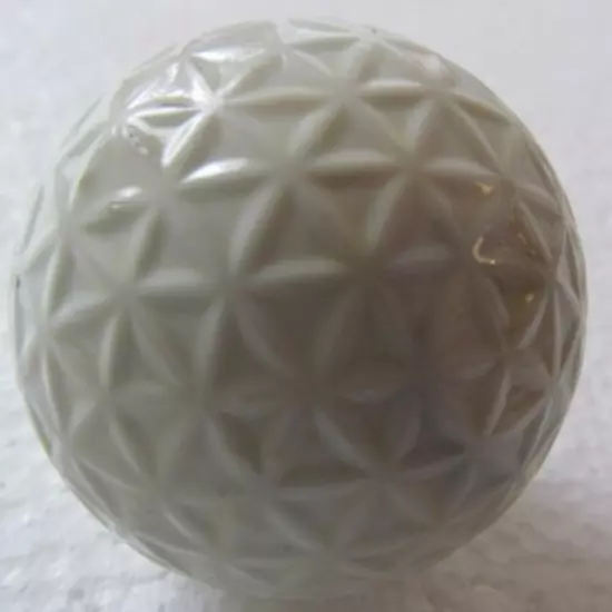 RARE EXPERIMENTAL NO NAME GOLF BALL WITH TRIANGLES ALL AROUND THE BALL