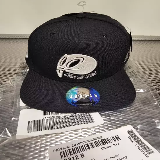 Air Jordan Hat Space Jam That's All Folks Glow in Dark Snap Back Cap (Black)