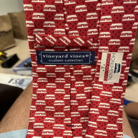 VINEYARD VINES Lincoln Memorial Red Tie