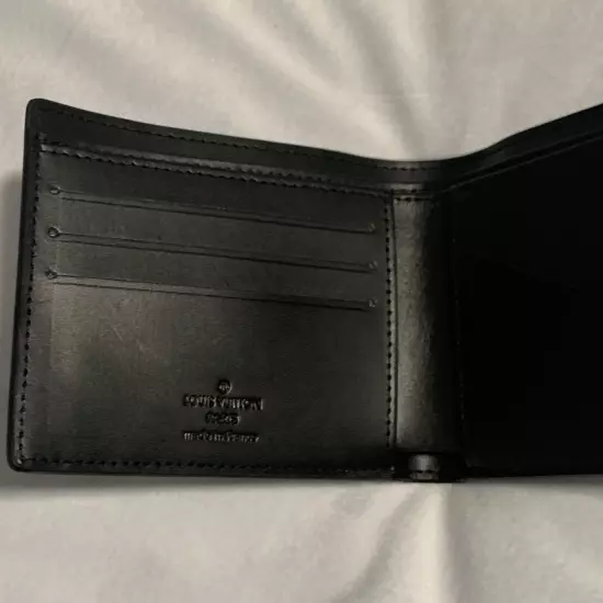 Louis Vuitton Mens Wallet - Glossy Black (Used / Pre-Owned)