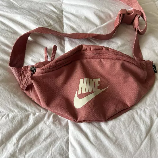 Nike 2008 Crossbody Fanny Pack Belt Bag Hip Waist Bag Mauve Pink