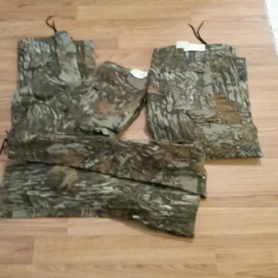 Realtree 6 pocket cargo pants. 42 x 34, 40 x 34, 38 x 34, NWOT. USA made 