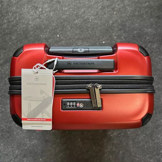 Victorinox Spectra 3.0 Frequent Flyer Plus Modern Hardside Carry-On 23" 45L, Red