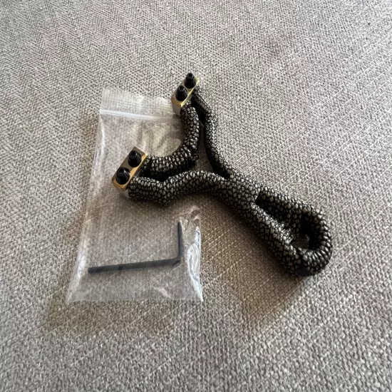 Medium / Titanhunter 275 OTT Slingshot from Catapult Carnage Snakeskin Paracord