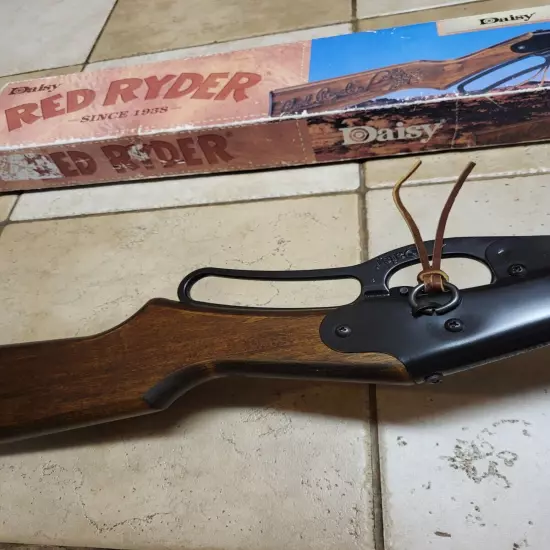 Daisy Model 1938 Red Ryder BB Gun .177 BB Black, Wood Stock Lever Action VINTAGE