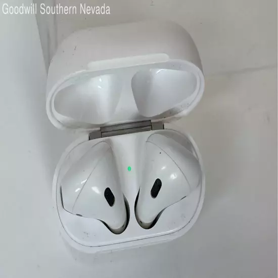 Apple AirPods A2031 Earbuds With Charging Case (Tested)