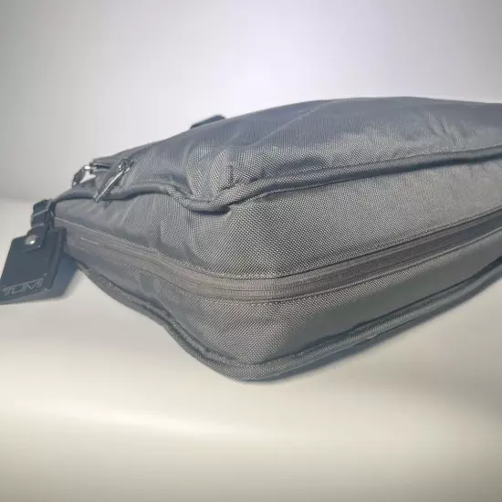 Kiwami Tumi Expandable Business Bag