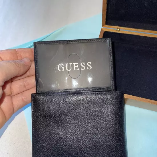 GUESS Men's Genuine Leather BILLFOLD Wallet Valet ~ BLACK- Wooden Box Case, NEW