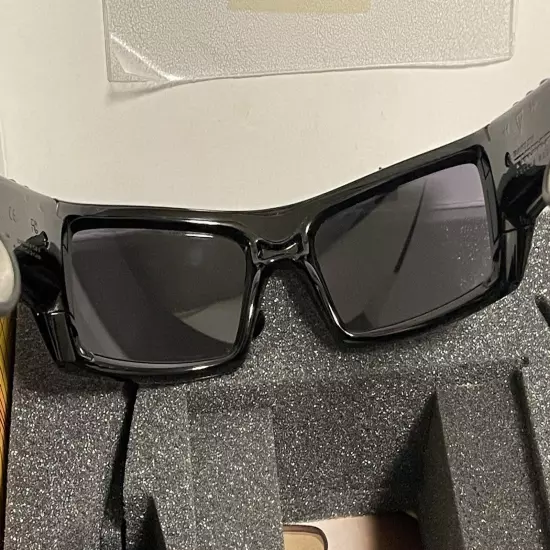 Oakley Thump 2 512mb Polished Black w/ Black Iridium Lenses *Very Good Condition