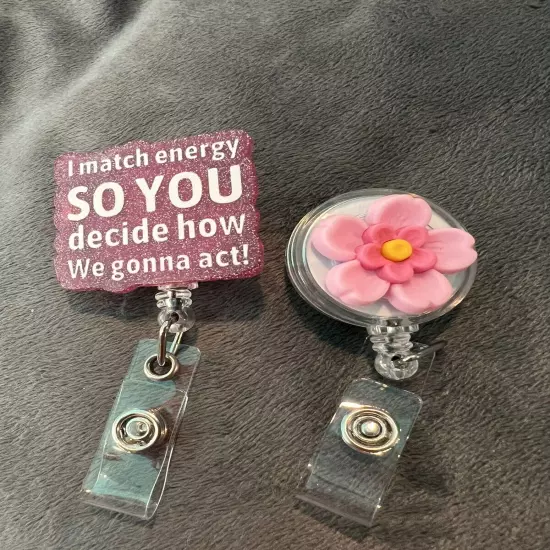 New 2 Pc Badge Holder Clip Retractable Id Flower Pink Women’s