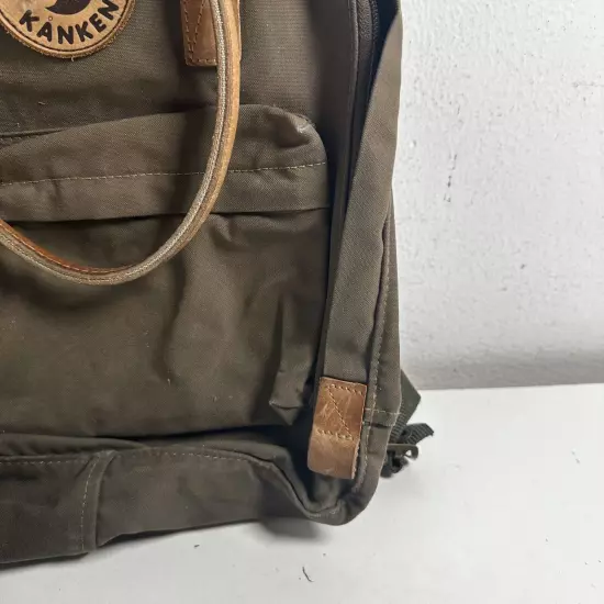 Fjallraven Kanken No 2 Unisex Green Cotton Round Zip Front Pocket Backpack Bag