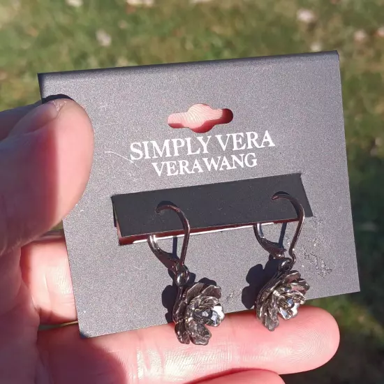 SIMPLY VERA WANG NWT Flower Dangle Drop Earrings 