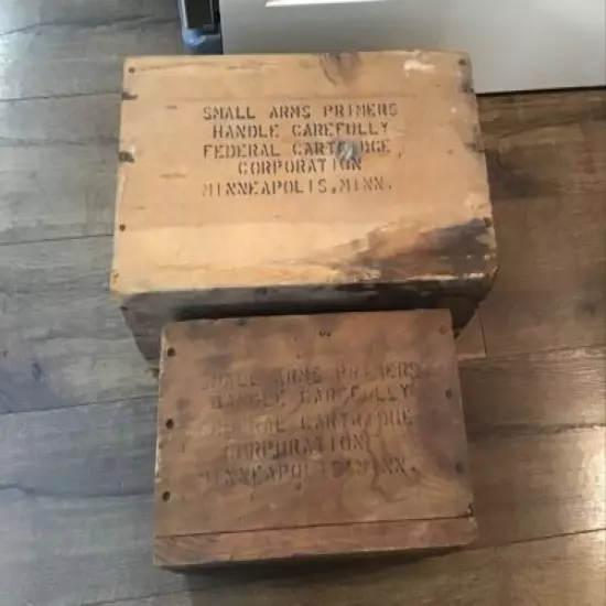 2 VINTAGE FEDERAL CARTRIDGE RIFLE SHOT SHELL PRIMER 200 & 209 AMMO WOODEN CRATE