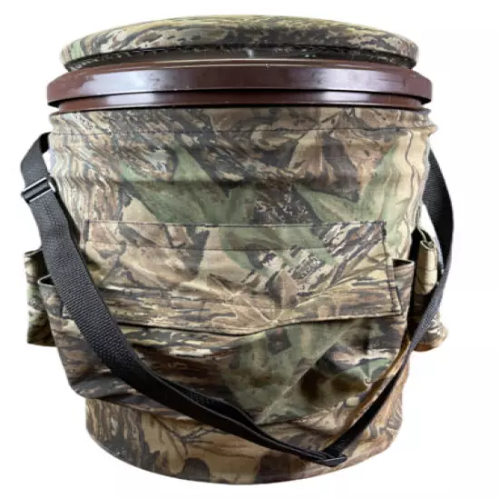 Realtree Camo Magnum Sport 5 Gallon Bucket with Swivel Rotating Hunting Chair