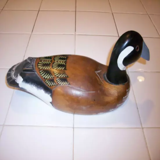 EXCELLENTLY HANDCRAFTED SOLID WOOD COLLECTIBLE 15in DECOY DUCK 