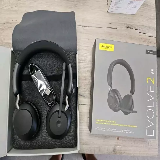 Jabra Evolve2 65 UC Wireless Headset Link380c Bluetooth USB-C