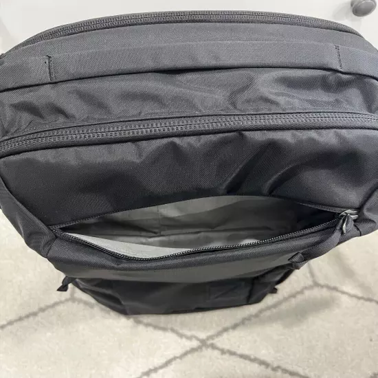 Evergoods Civic Travel Bag CTB 26L in great condition