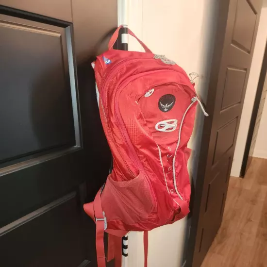 Osprey Syncro 10 RED Cycling Back Pack Light Weight Size Med/Large 18-21 in