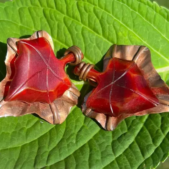 Vintage - Gerda Lynggaard - Wine Resin Copper Leaf Earrings