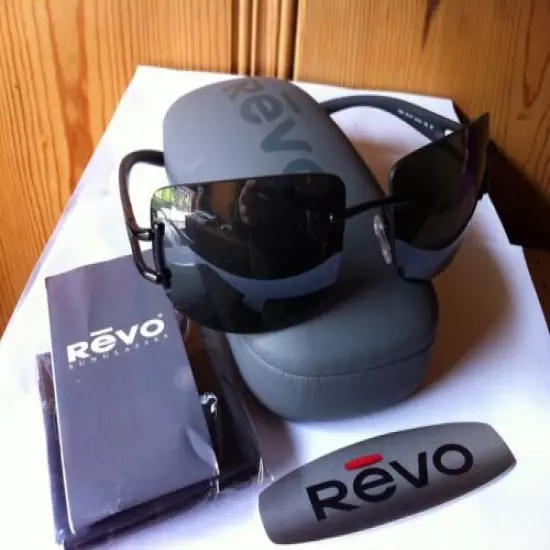 NEW REVO RE3069 001/X7 MATTE BLACK / POLARIZED GRAY MIRROR SILVER GRADIENT 