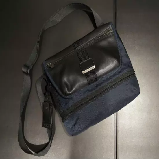 Tumi Shoulder Bag Expandable