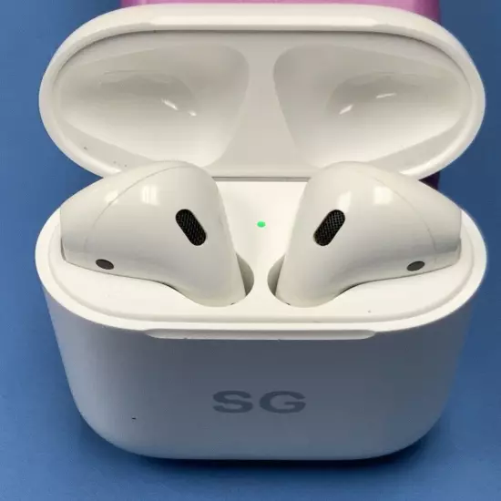 Apple AirPods 1st Gen A1523 Bluetooth Earbuds with Case White Working Used