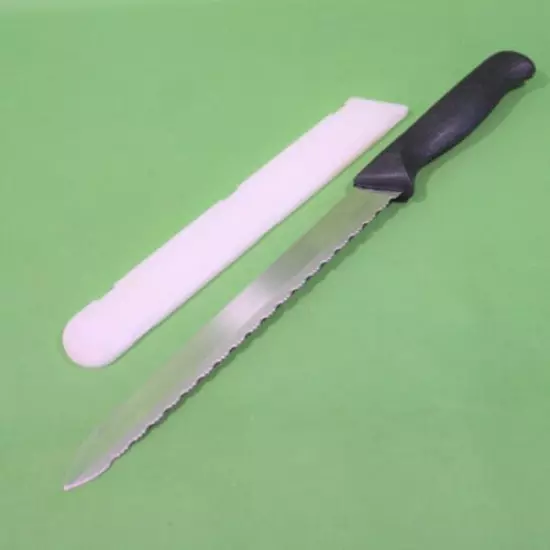 Pampered Chef 14" Bread Knife with Safety Guard Scabbard 