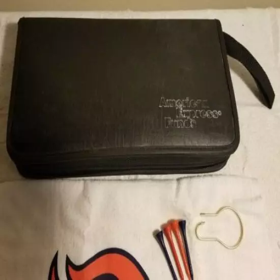 Denver Broncos Excecutive Putting Golf Set Wood and Iron Putter Leather case 