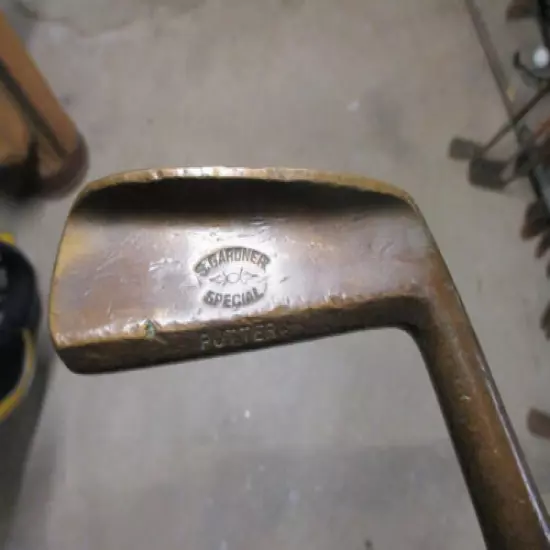 ANTIQUE HICKORY WOOD SHAFT S. Gardner Brass Flange putter by MacGregor